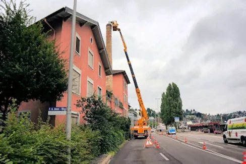  Fassadenkamine - Wir bauen Fassadenkamine aus Kunststoff, mit oder ohne Schutzrohr für Ihre Gas- oder Ölheizung.